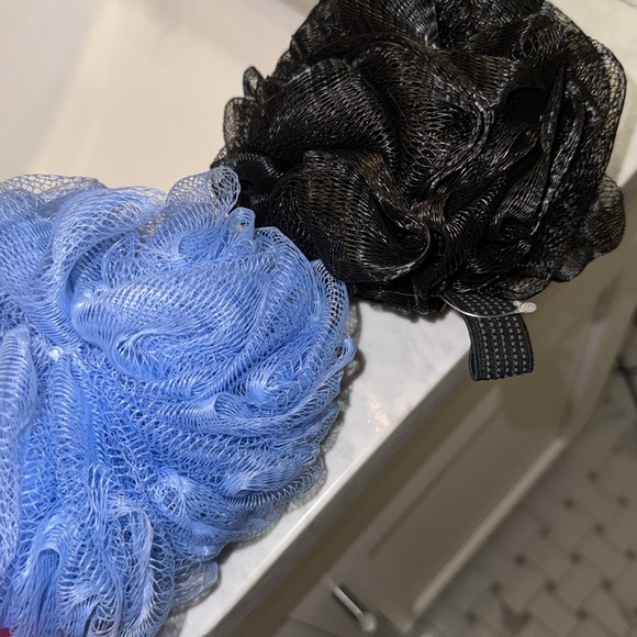 4 Loofah Sponges! - Picture 3 of 3